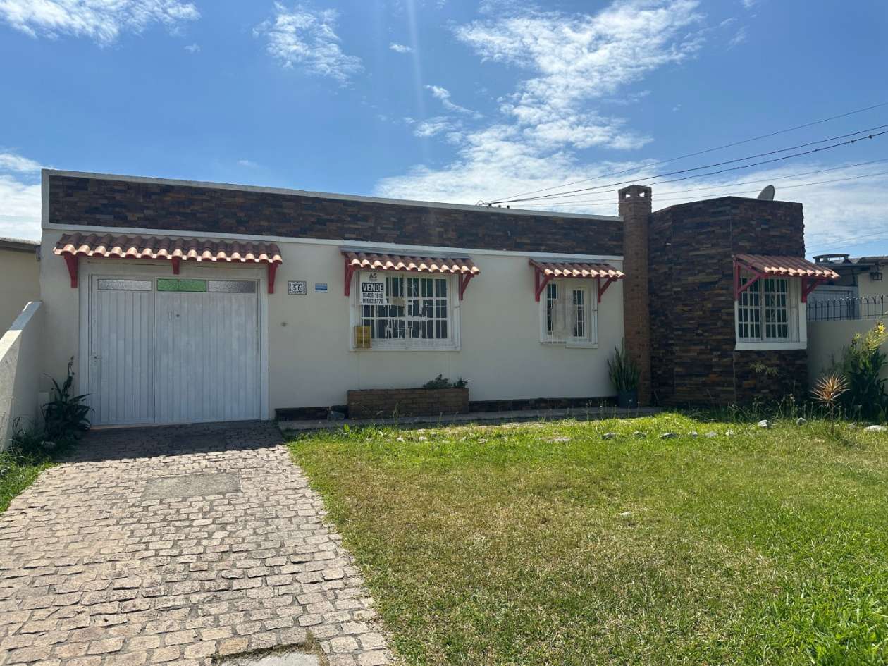 Casa, 4 quartos, 185 m² - Foto 1